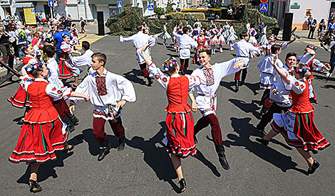 1944 partisan parade reenactment in Minsk