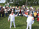 Svyatoslav Poznyak passes the torch over to Yevgeny Matusevich
