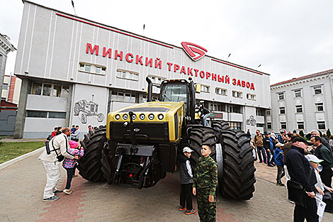 Дзень адчыненых дзвярэй на Мінскім трактарным заводзе 