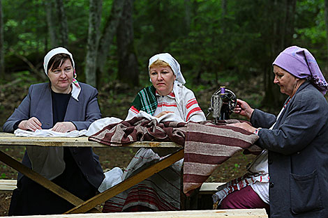 В партизанском лагере