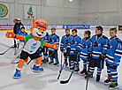 Lesik the Fox and young hockey players from Shklov