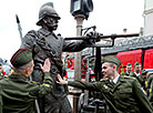 Firefighter sculpture near the museum of the Emergencies Ministry