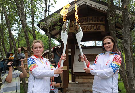 Святлана Канашэнка і Наталля Эйсмант