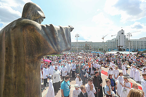 Каталіцкая працэсія Божага Цела ў Мінску