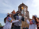 Flame of Peace welcomed in Mir Castle
