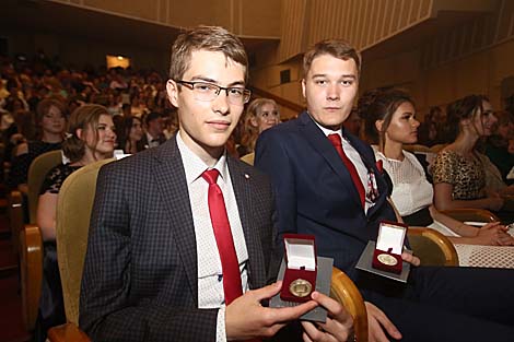 Medalists of Grodno Gymnasium No.4 Vladilen Loktevich and Aleksei Kulevich 