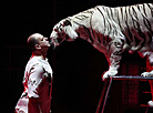 空中杂技，与袋鼠的拳击比赛和与白虎的“亲吻” —白罗斯国家马戏团推出了第二届欧洲运动会的新节目