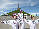 Youth Marathon 75 visits Mound of Glory

