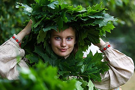 Ульяна Дырман в роли Куста на празднике 