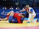 白罗斯运动员尤里•雷巴克（100公斤级）赢得第二届欧运会桑勃式摔跤锦标赛银牌