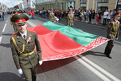 Масштабное шествие прошло в Гомеле в День Независимости