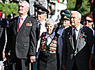Во время церемонии возложения цветов у памятника "Освобождение" в Бресте