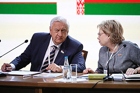 Пленарнае пасяджэнне I Форуму рэгіёнаў Беларусі і Узбекістана