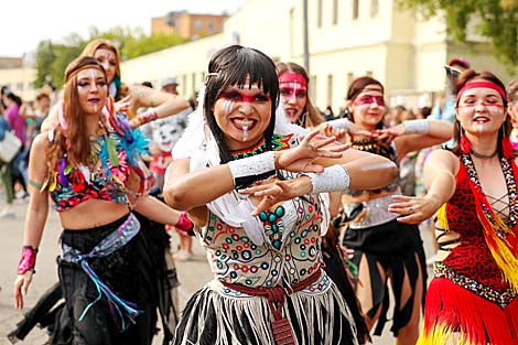 Vulica Brasil: красочный карнавал прошёл на фестивале урбан-арта в Минске