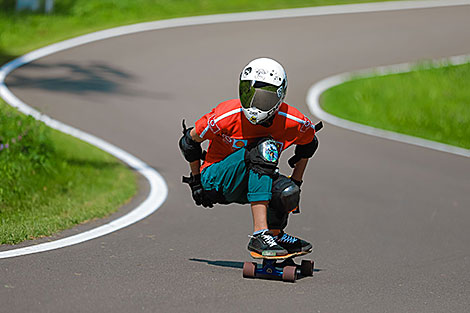 Downhill longboarding competition in Raubichi