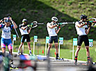 Участники чемпионата мира по летнему биатлону тренируются в "Раубичах"