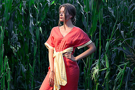 Belarusian designers stage fashion show in corn field