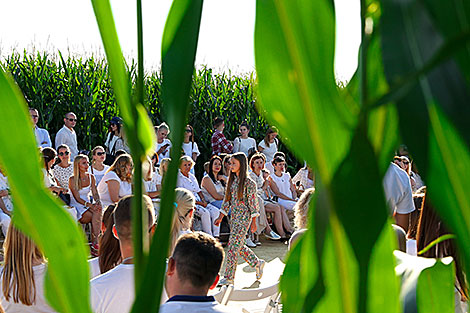 Belarusian designers stage fashion show in corn field