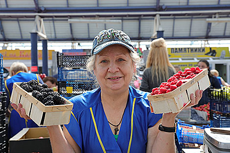 Комаровский рынок – царство овощей, фруктов и даров леса 