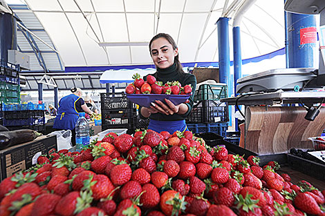 Комаровский рынок – царство овощей, фруктов и даров леса 