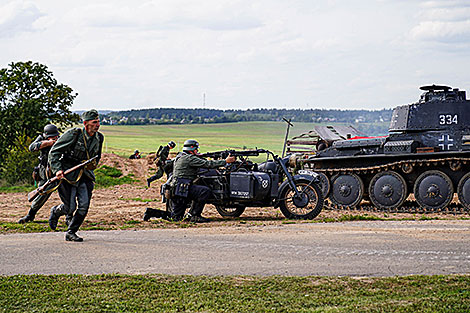 Tankman's Day celebrations at Stalin Line