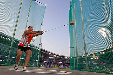 Hammer Throw: Wojciech Nowicki (Team Europe) 