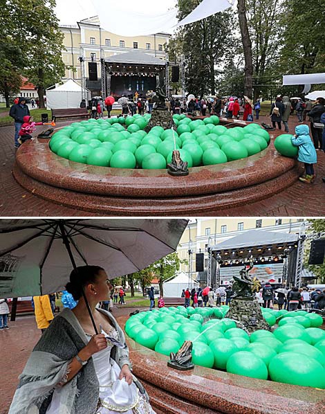 Theater Picnic in Aleksandrovsky Garden 