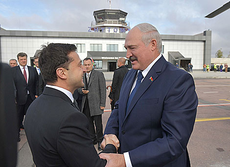 Aleksandr Lukashenko and Volodymyr Zelensky in the Zhitomir airport 