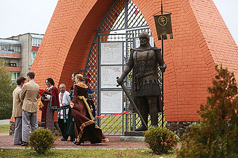 Открытие памятного знака 