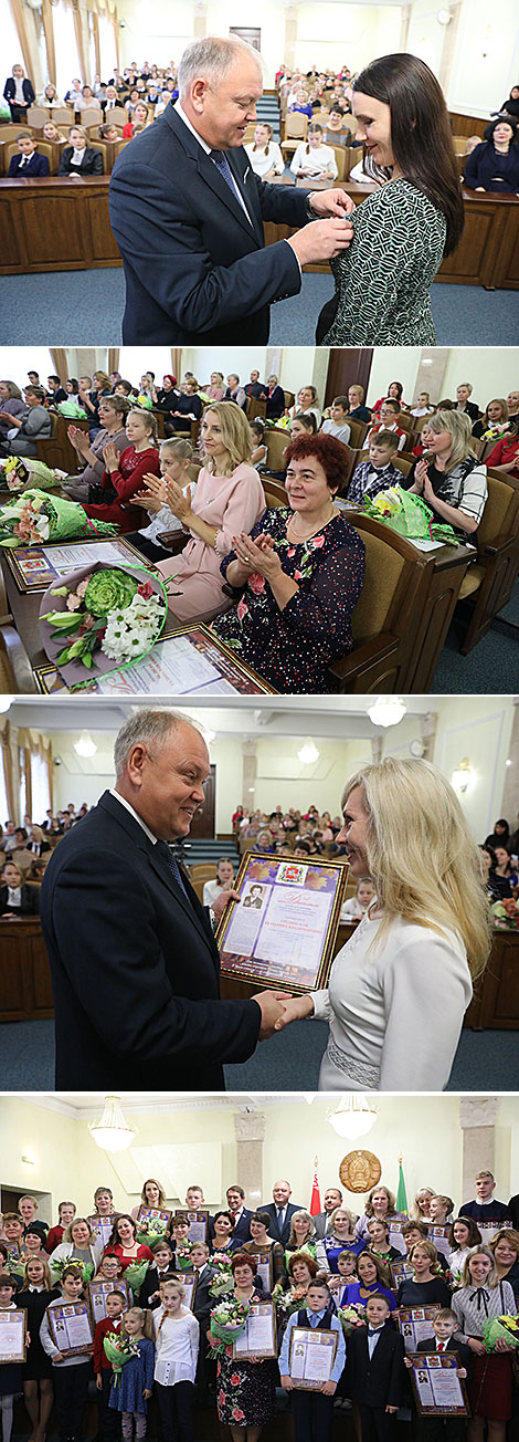 Ордена Матери и премии Туснолобовой-Марченко вручили женщинам Витебской области