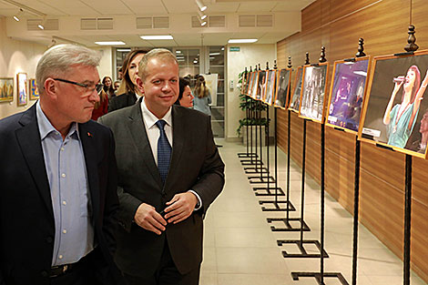 Заместитель председателя Могилёвского облисполкома Валерий Малашко и министр культуры Юрий Бондарь