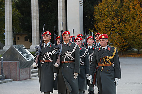 Wreath-laying ceremony at the Soviet War Memorial in Vienna