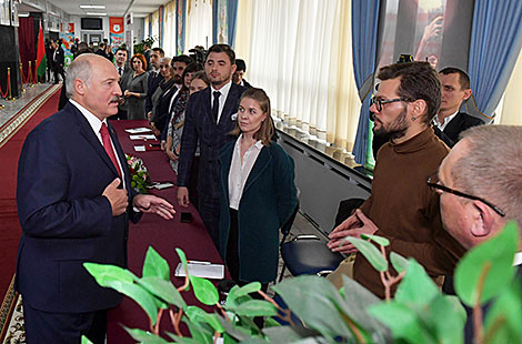 Aleksandr Lukashenko at polling station