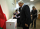 Chairman of the Council of the Republic Mikhail Myasnikovich casts his vote 