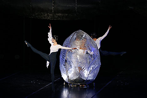 芭蕾舞《ORR和ORA》在大剧院舞台上展现
