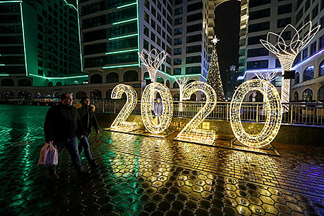 “明斯克灯塔”住宅区新年枞树