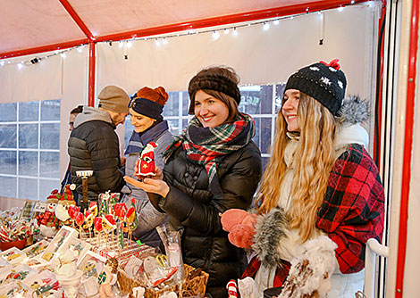 A fair with a food court offering international cuisine opens in Minsk 