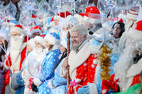 Parade of Father Frosts and Snow Maidens in Minsk