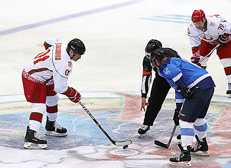 Minsk Christmas Amateur Ice Hockey Tournament: Belarus v IIHF