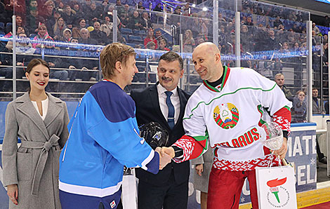 Команда Президента Беларуси победила сборную IIHF на XVI Рождественском турнире