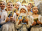 来自切尔诺贝利事故受害地区的儿童在明斯克参加了圣诞树游艺会