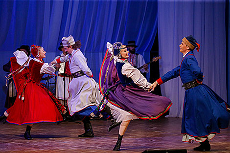 Belarus’ heritage: Khoroshki folk dance company's concert