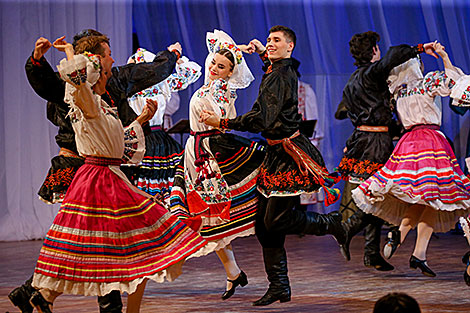 Belarus’ heritage: Khoroshki folk dance company's concert