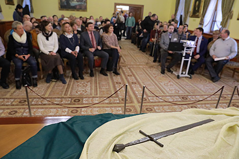 Recovered 500-year-old sword on display in Mogilev