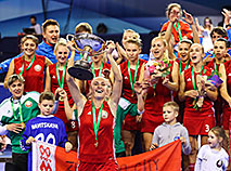 白罗斯女子团队取得明斯克欧洲内室冰球锦标赛的胜利