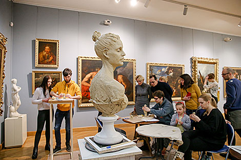 Visual art festival at Belarus' National Art Museum