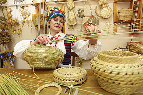 Spiral weaving with straw from Vitebsk Oblast
