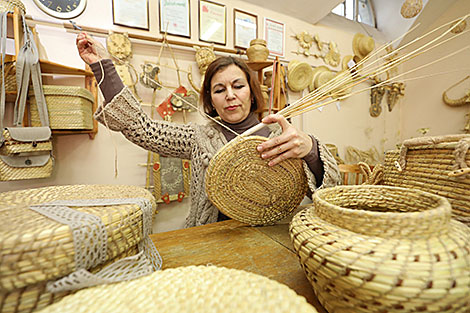 Spiral weaving with straw from Vitebsk Oblast