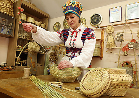 Spiral weaving with straw from Vitebsk Oblast