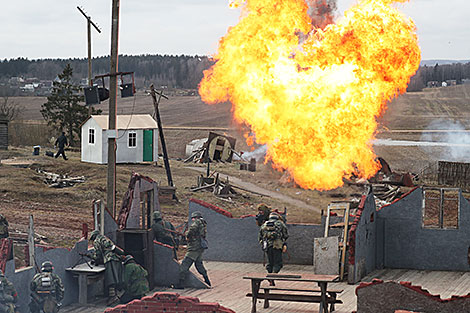 Reenactment show at Stalin Line 